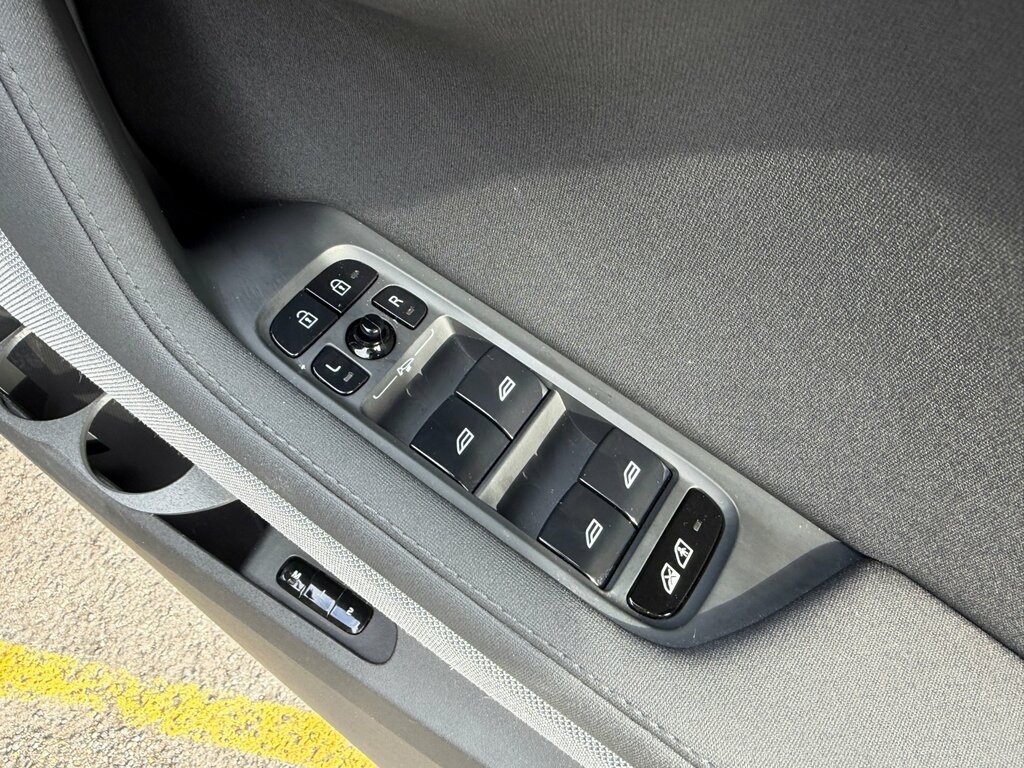 Polestar 2 Hatchback Silver #52