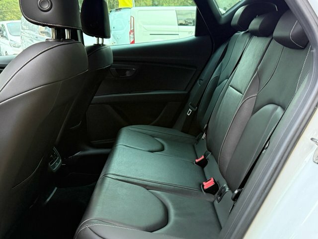 Seat Leon Hatchback Red #11