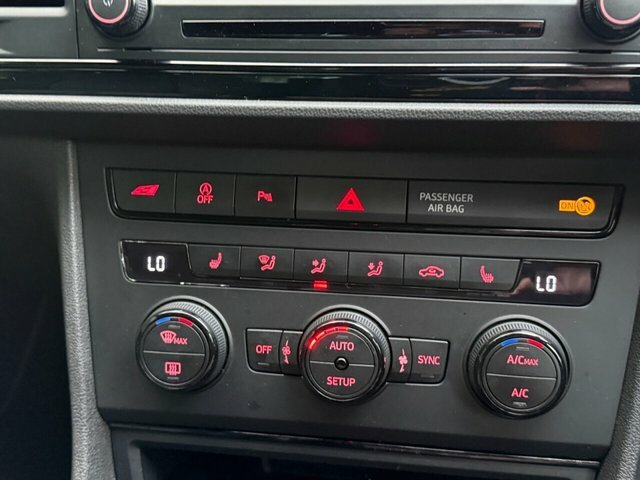 Seat Leon Hatchback Red #15