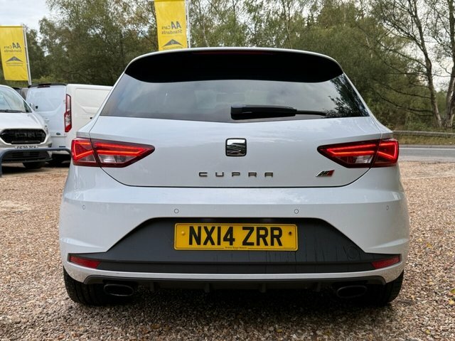 Seat Leon Tsi Cupra 280 Hatchback White #4