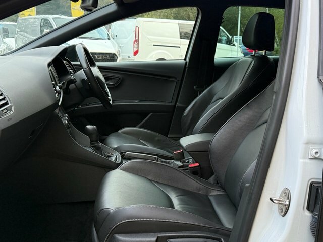 Seat Leon Hatchback Red #8