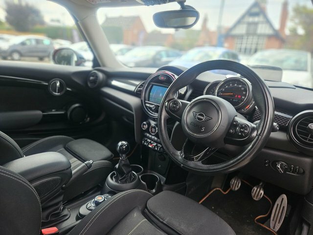 Mini Hatch 2.0 Cooper S Classic Hatchback E SC68WZK Orange #2