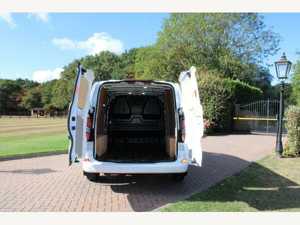 Ford Transit Custom Panel Van 2.0 300 Ecoblue Limited L2 H1 Euro 6 S White #3