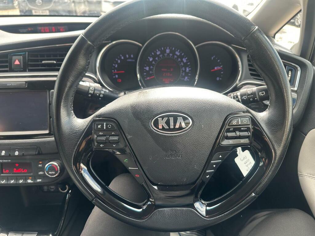 Kia Ceed Crdi 3 Isg Red #18