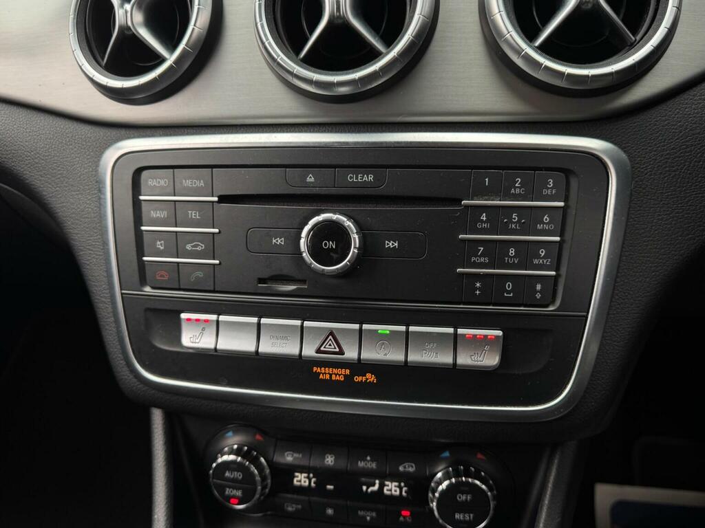 Mercedes-Benz CLA Class 180 Amg Line Edition 2018 Red #25