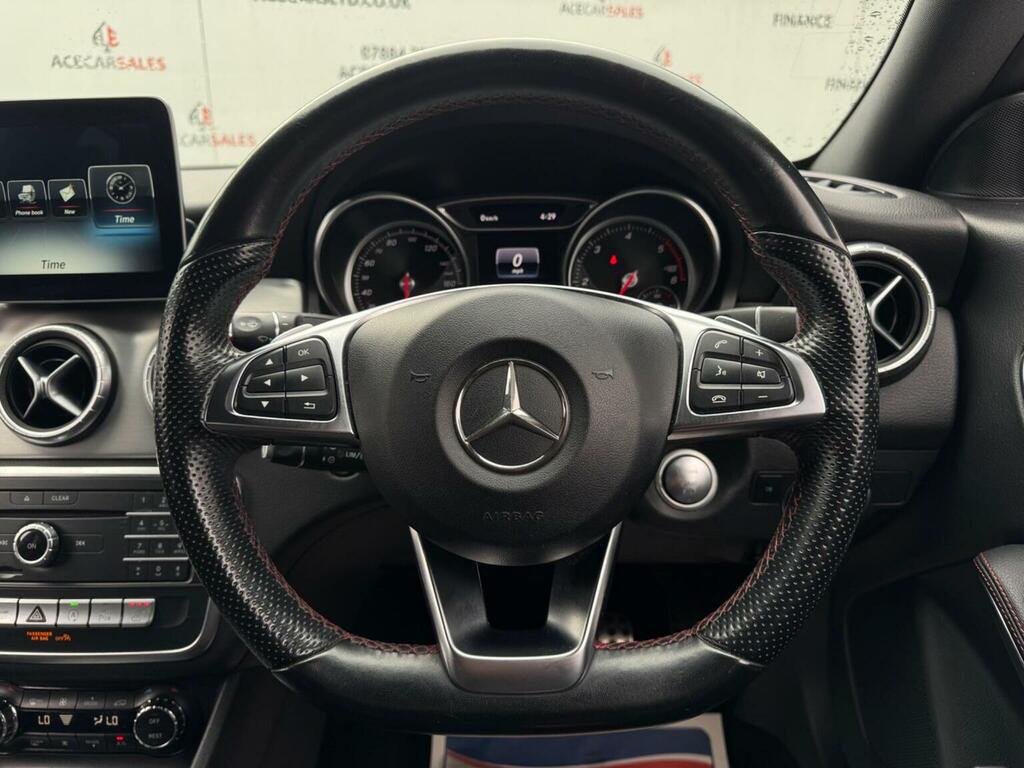 Mercedes-Benz CLA Class 180 Amg Line Edition 2018 Red #28