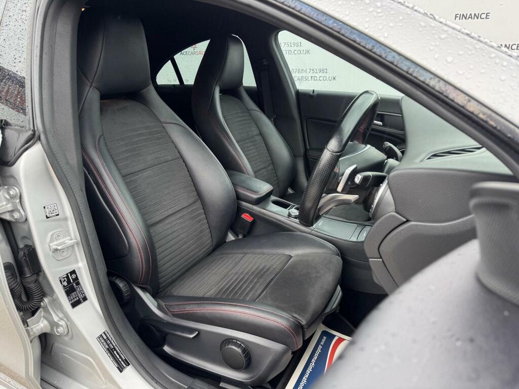 Mercedes-Benz CLA Class 180 Amg Line Edition 2018 Red #12