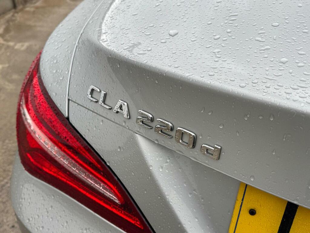 Mercedes-Benz CLA Class 180 Amg Line Edition 2018 Red #71