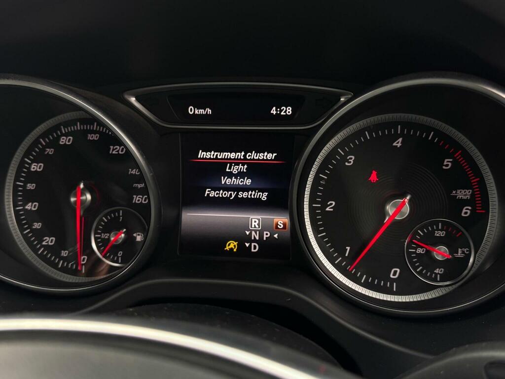 Mercedes-Benz CLA Class 180 Amg Line Edition 2018 Red #55