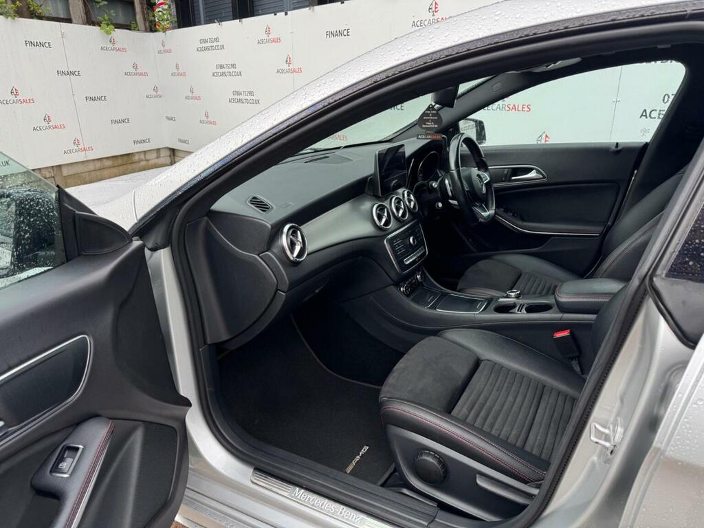 Mercedes-Benz CLA Class 180 Amg Line Edition 2018 Red #17