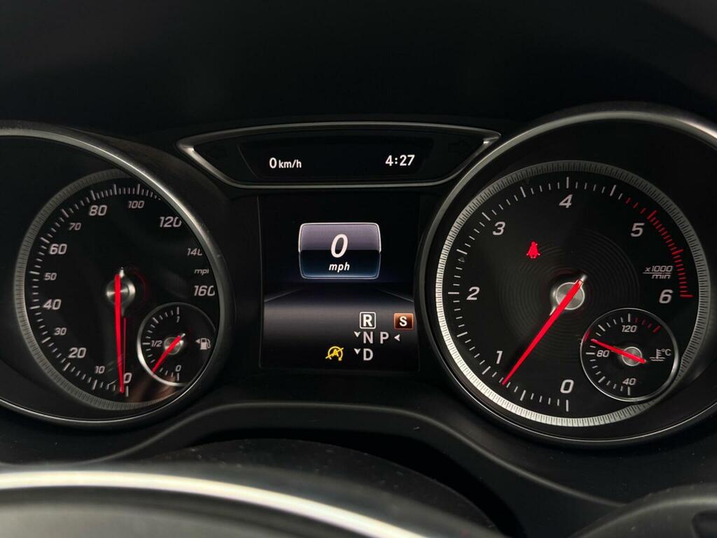 Mercedes-Benz CLA Class 180 Amg Line Edition 2018 Red #61