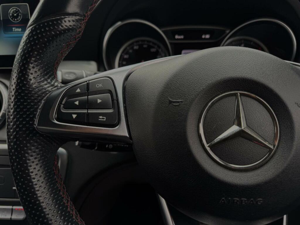 Mercedes-Benz CLA Class 180 Amg Line Edition 2018 Red #31