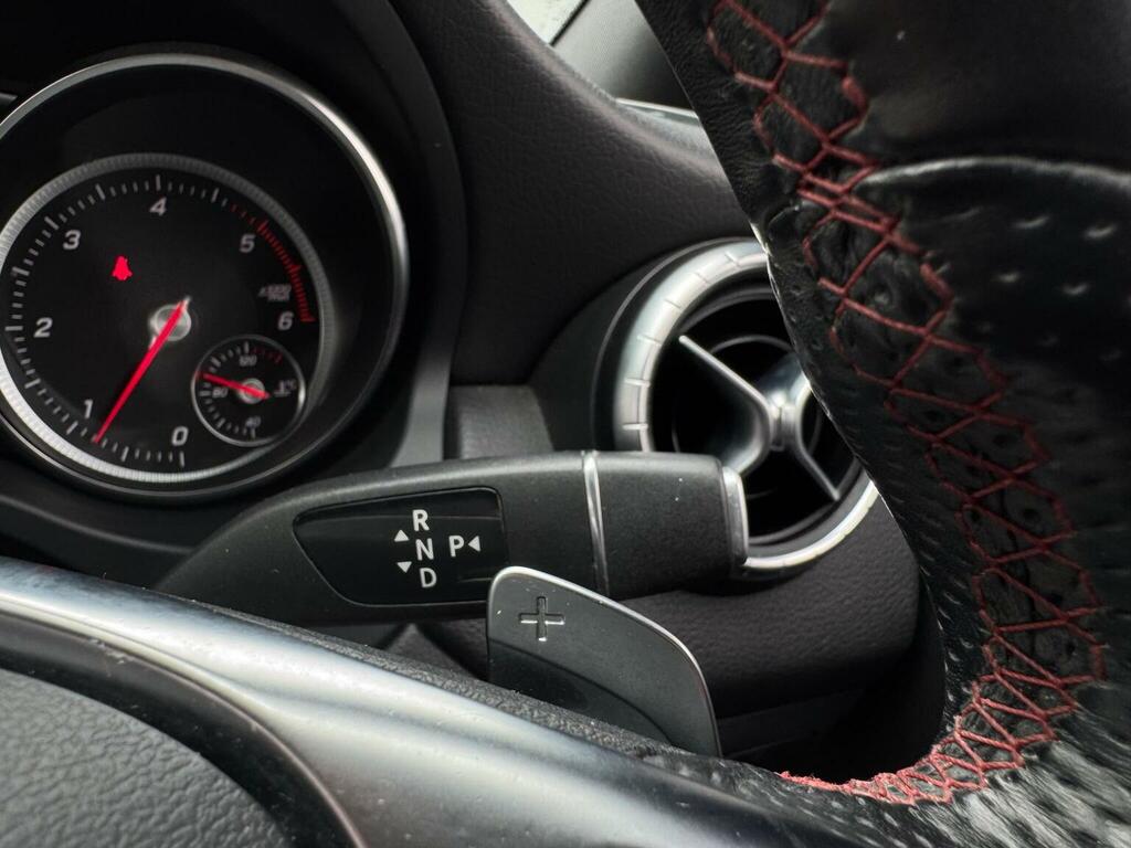 Mercedes-Benz CLA Class 180 Amg Line Edition 2018 Red #34