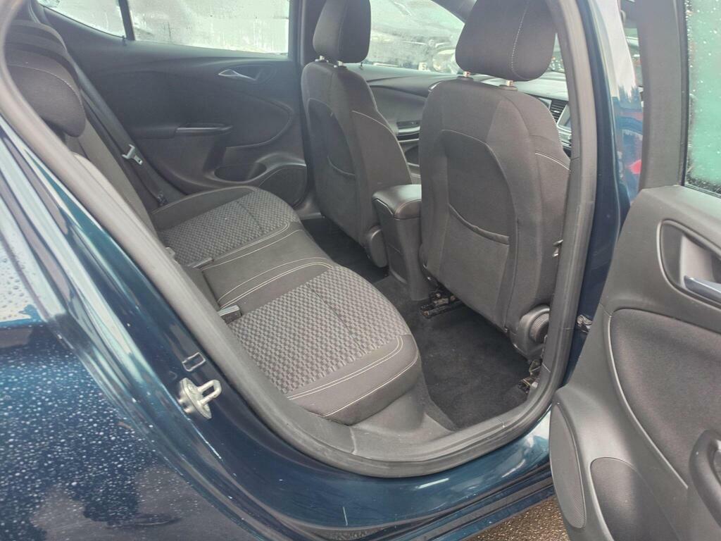 Vauxhall Astra Hatchback White #7
