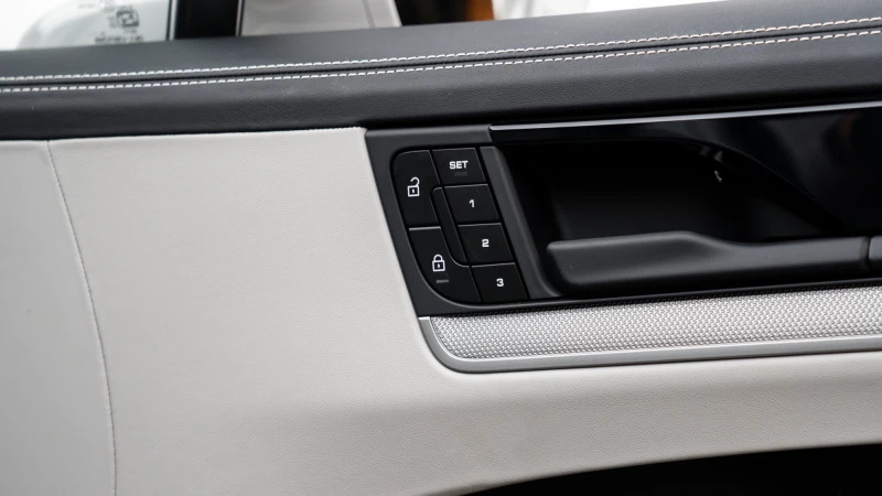Porsche Cayenne V6 Automatic Silver #46