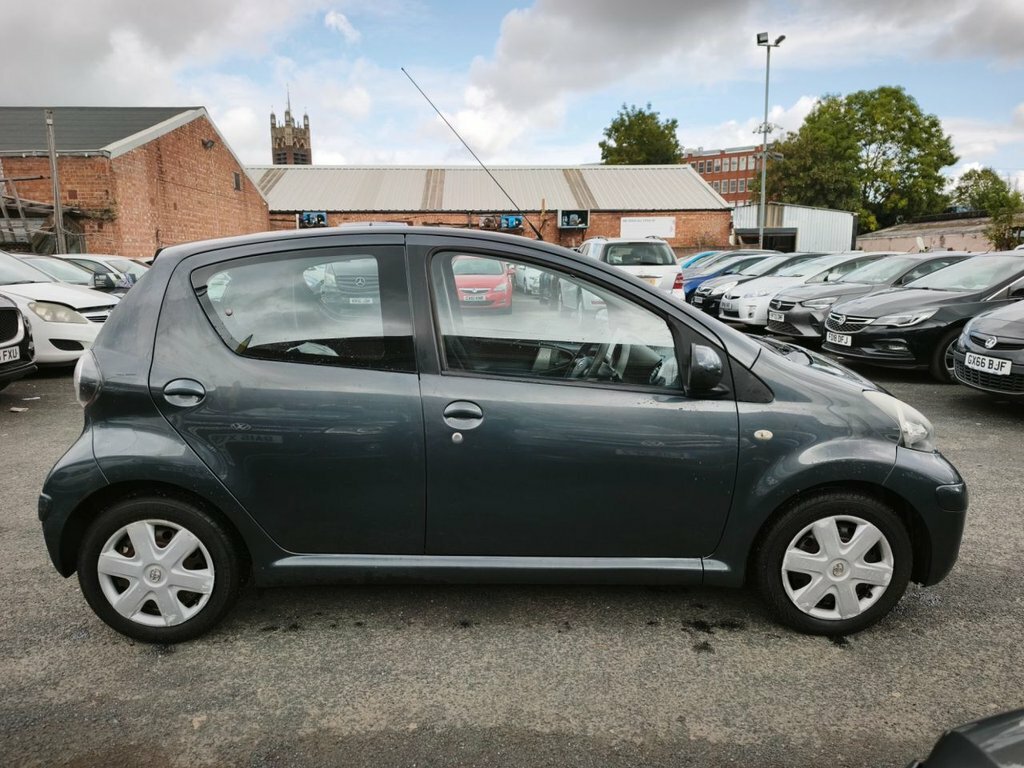 Toyota Aygo 1L 5dr Grey #6
