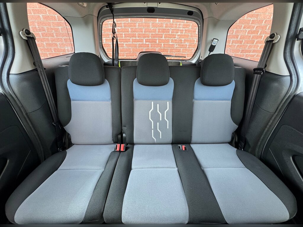 Peugeot Partner Tepee E-hdi Tepee S Grey #40
