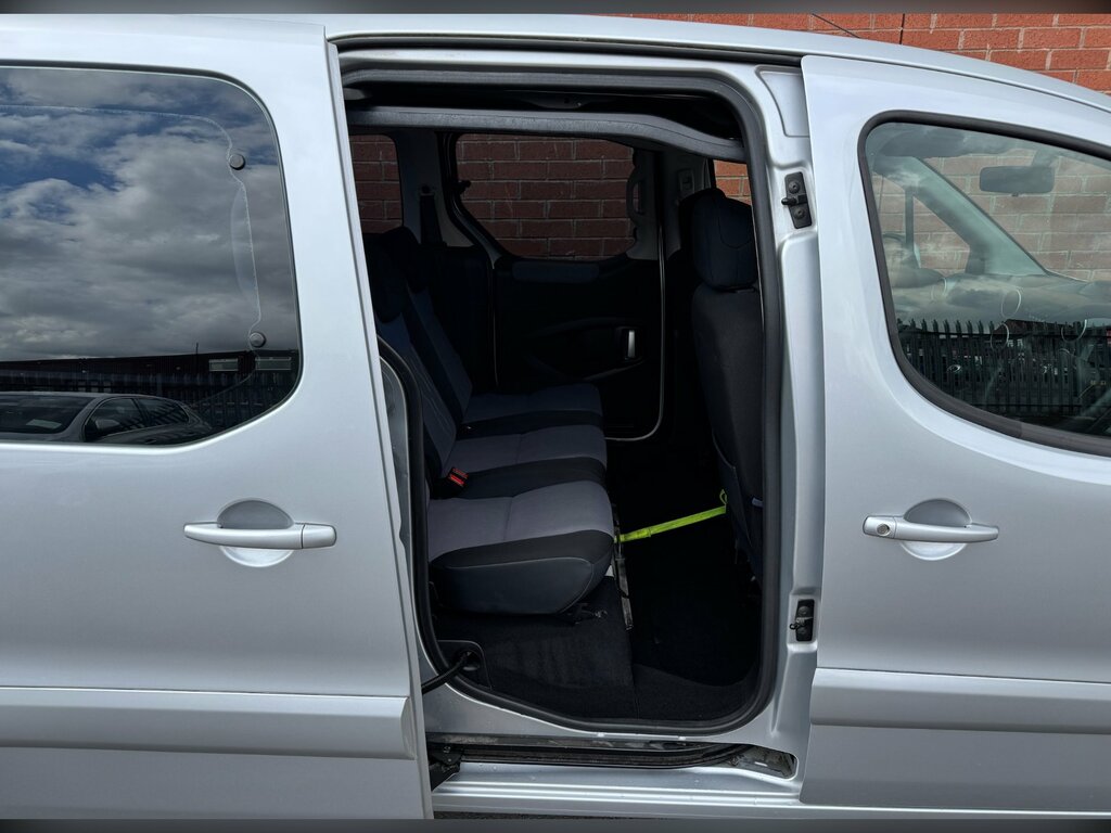 Peugeot Partner Tepee 1.6 Hdi Tepee S Silver #4