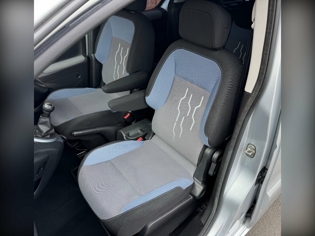 Peugeot Partner Tepee E-hdi Tepee S Grey #37