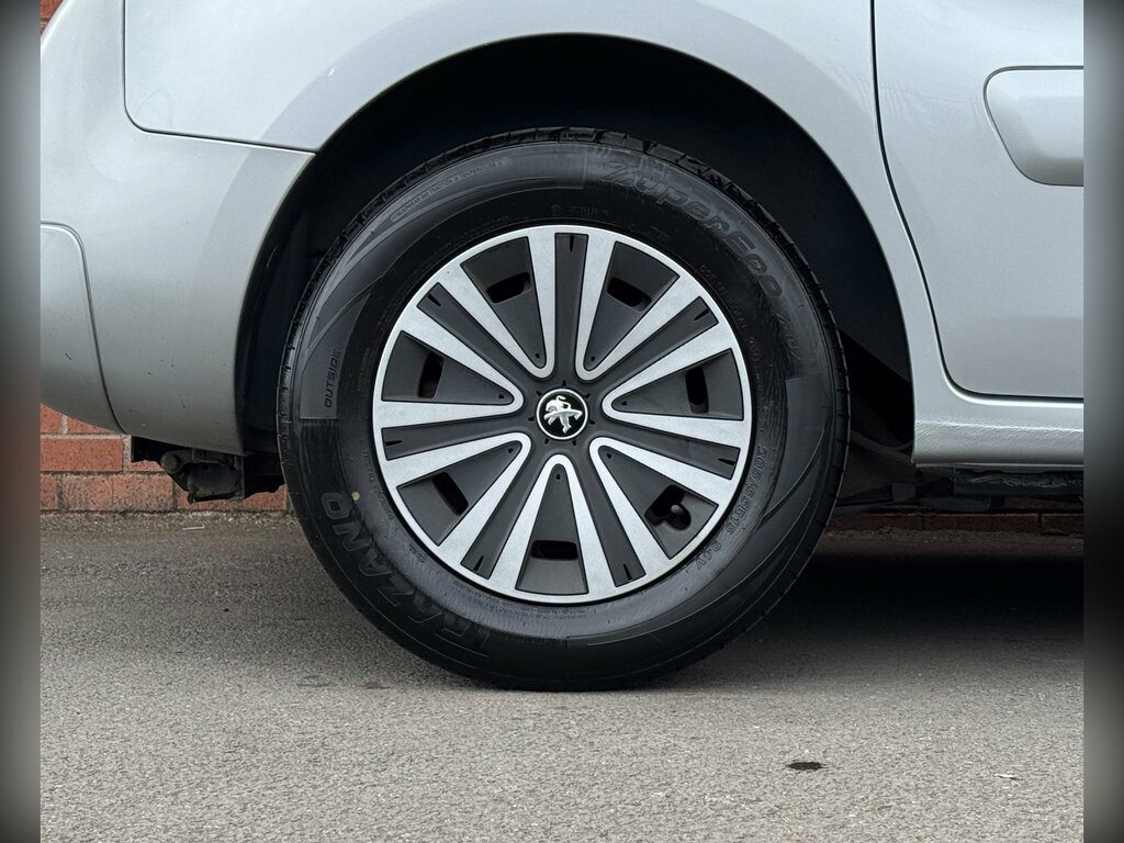 Peugeot Partner Tepee E-hdi Tepee S Grey #41