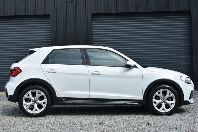 Audi A1 Tfsi 30 Citycarver RE70LYZ White #2
