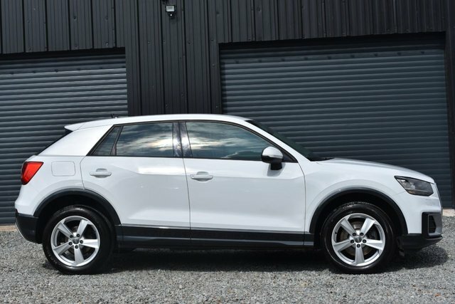 Audi Q2 Tfsi 30 Sport Suv White #2