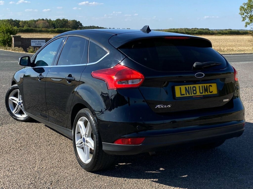 Ford Focus Hatchback LN18UMC Black #2