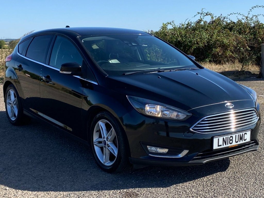 Ford Focus Hatchback LN18UMC Black #5