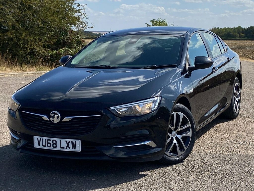 Vauxhall Insignia Hatchback VU68LXW Black #3