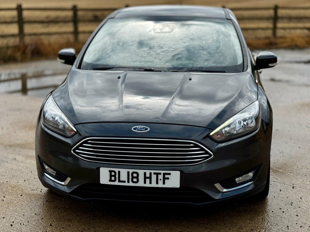 Ford Focus Hatchback BL18HTF Grey #4