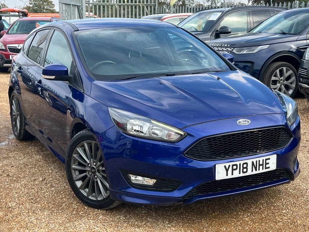 Ford Focus Hatchback YP18NHE Blue