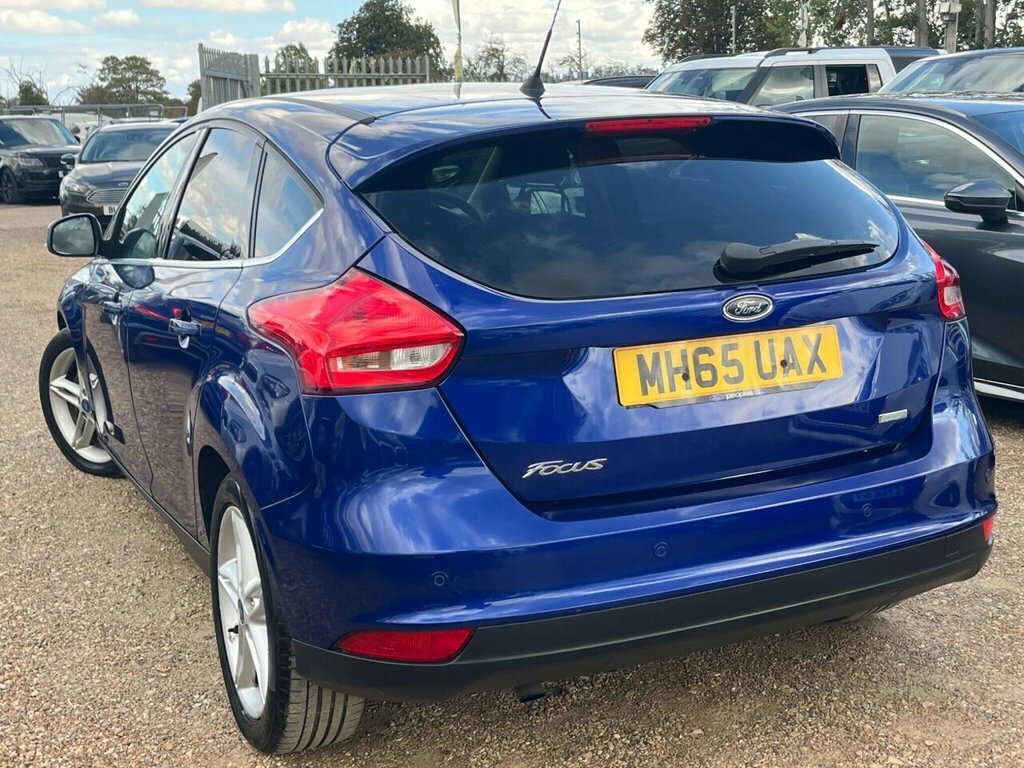 Ford Focus Hatchback MH65UAX Blue #4