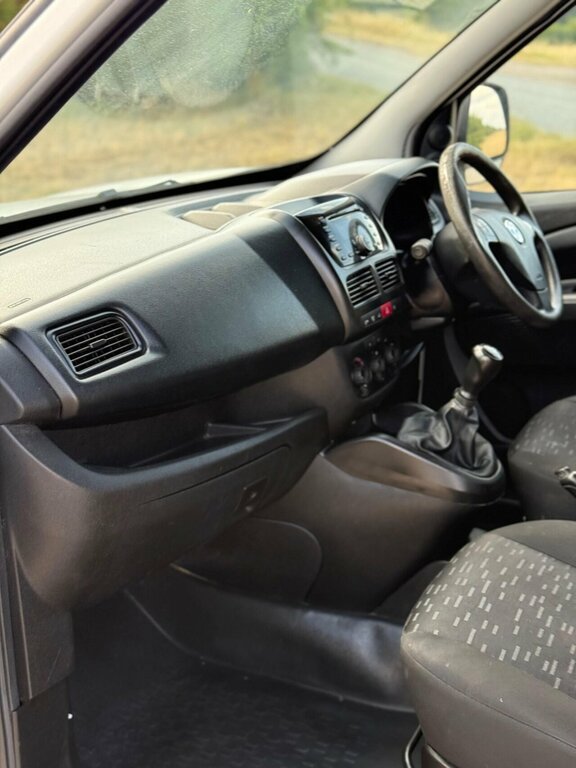 Vauxhall Combo 2000 L1h1 Cdti White #30