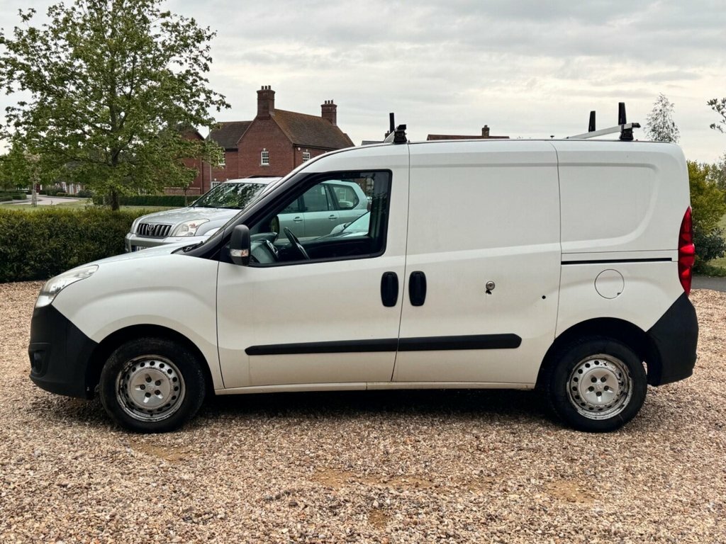 Vauxhall Combo Combo 2000 L1h1 Cdti White #5