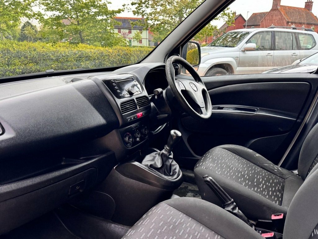 Vauxhall Combo 2000 L1h1 Cdti White #33