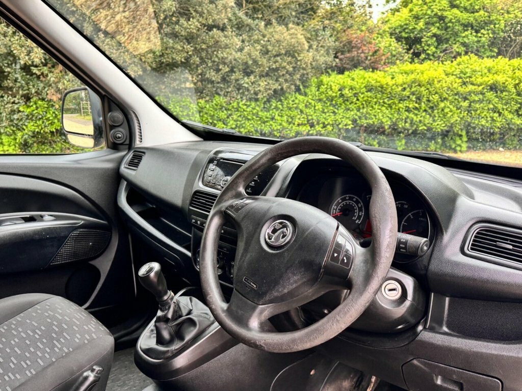 Vauxhall Combo 2000 L1h1 Cdti White #29