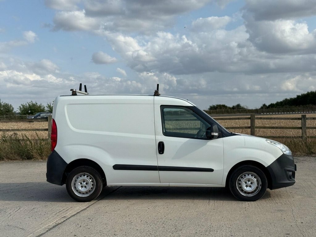 Vauxhall Combo 2000 L1h1 Cdti White #14