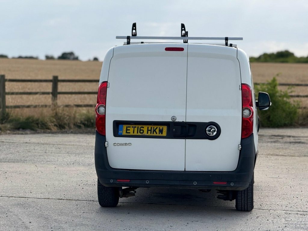 Vauxhall Combo 2000 L1h1 Cdti White #12