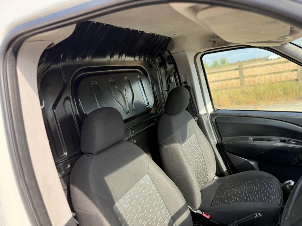 Vauxhall Combo 2000 L1h1 Cdti White #65