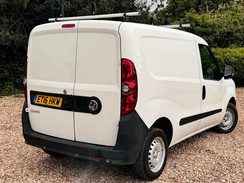 Vauxhall Combo 2000 L1h1 Cdti White #9