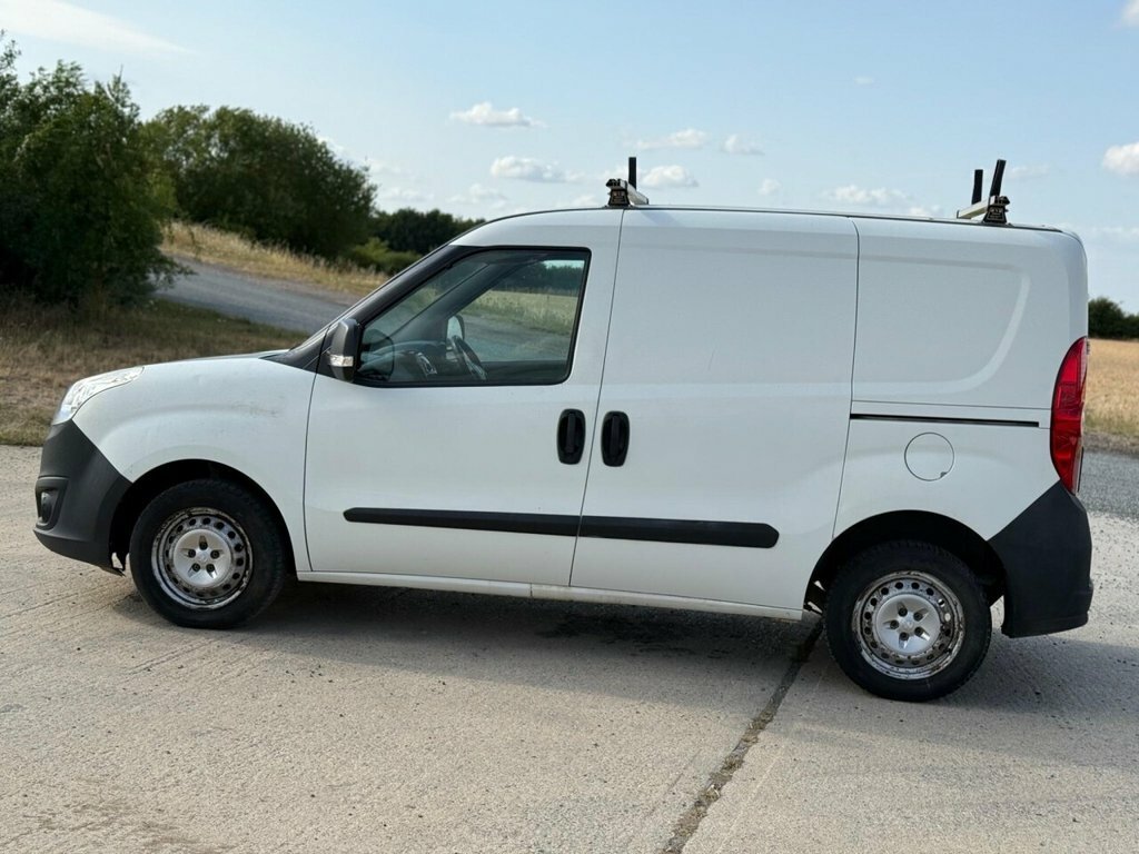 Vauxhall Combo 2000 L1h1 Cdti White #8