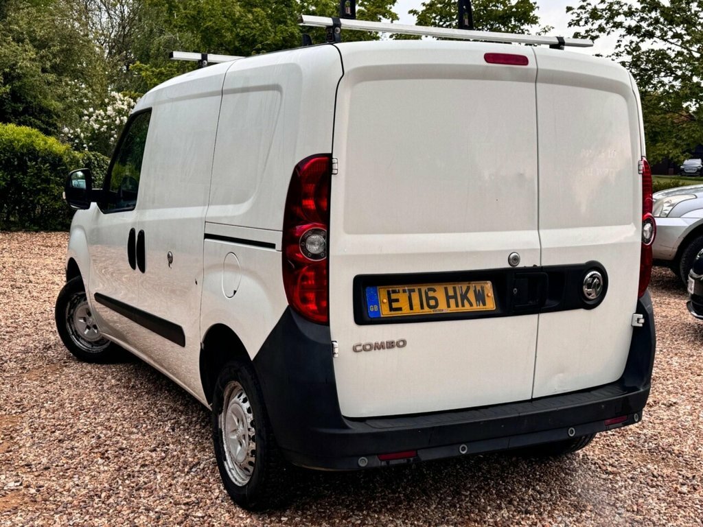 Vauxhall Combo 2000 L1h1 Cdti White #7