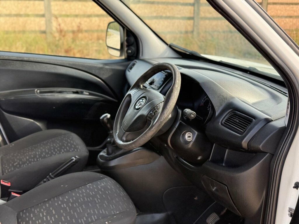 Vauxhall Combo 2000 L1h1 Cdti White #64
