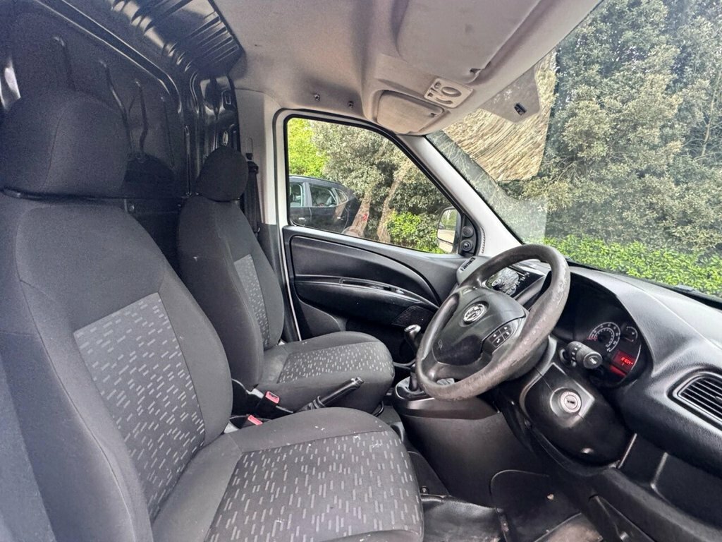 Vauxhall Combo 2000 L1h1 Cdti White #27