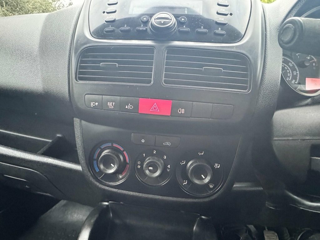 Vauxhall Combo 2000 L1h1 Cdti White #51