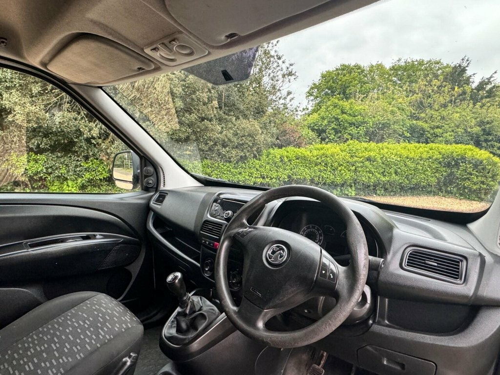 Vauxhall Combo 2000 L1h1 Cdti White #35
