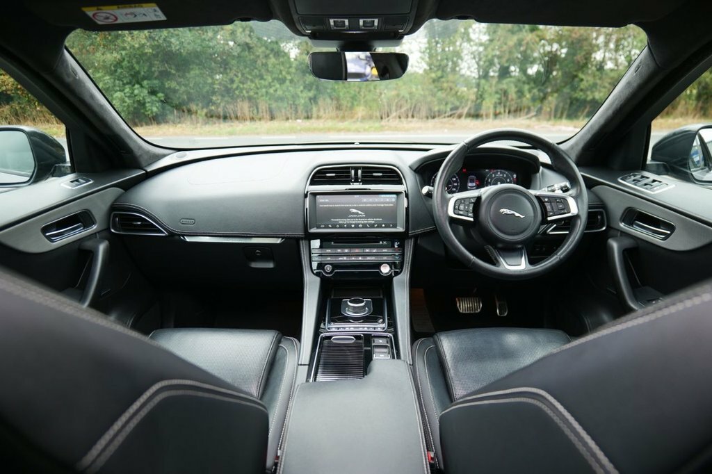 Jaguar F-Pace 2L Chequered Flag OV70XAE Grey #3