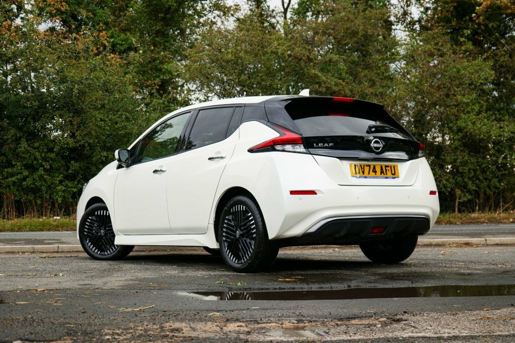 Nissan Leaf Hatchback DV74AFU White #2