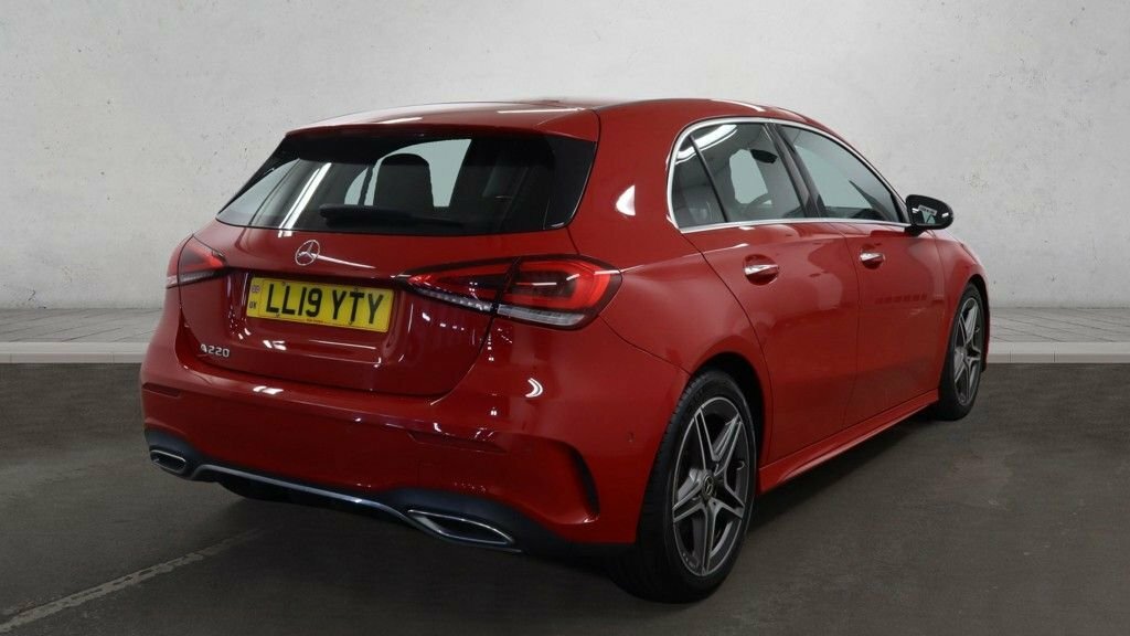 Mercedes-Benz A Class 2L Amg Line LL19YTY Red #2