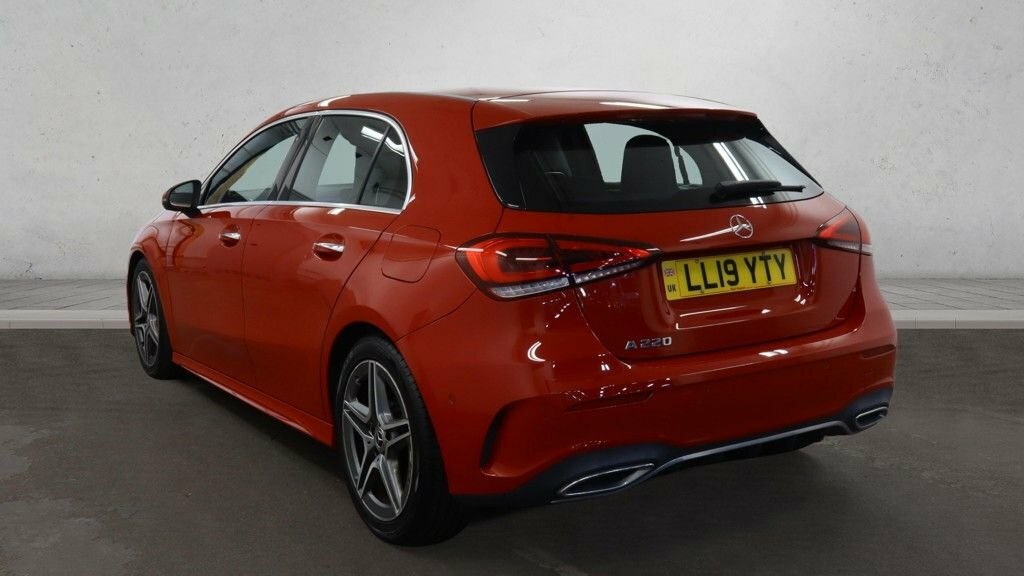 Mercedes-Benz A Class 2L Amg Line LL19YTY Red #3